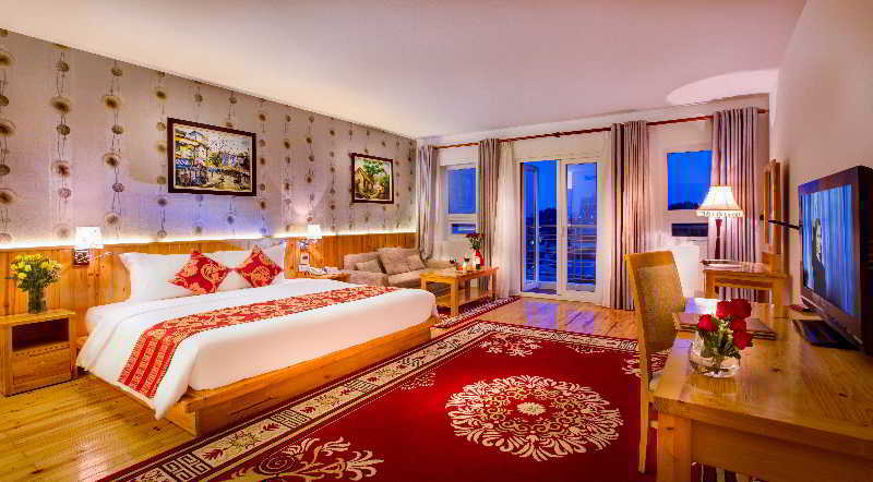 Viet View & 3*