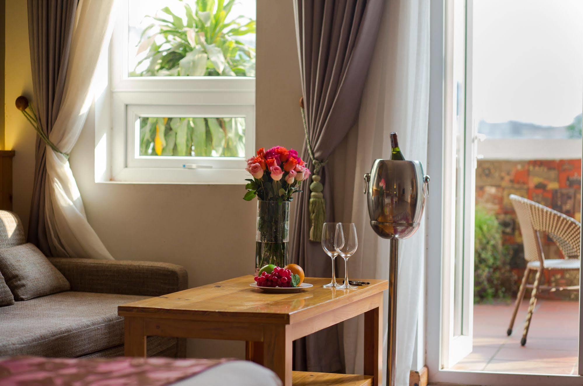 Viet View & 3* Hà Nội